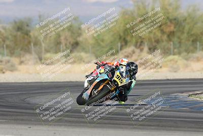 media/Nov-02-2025-CVMA (Sun) [[337aff29ab]]/Race 17-Amateur Supersport Middleweight/